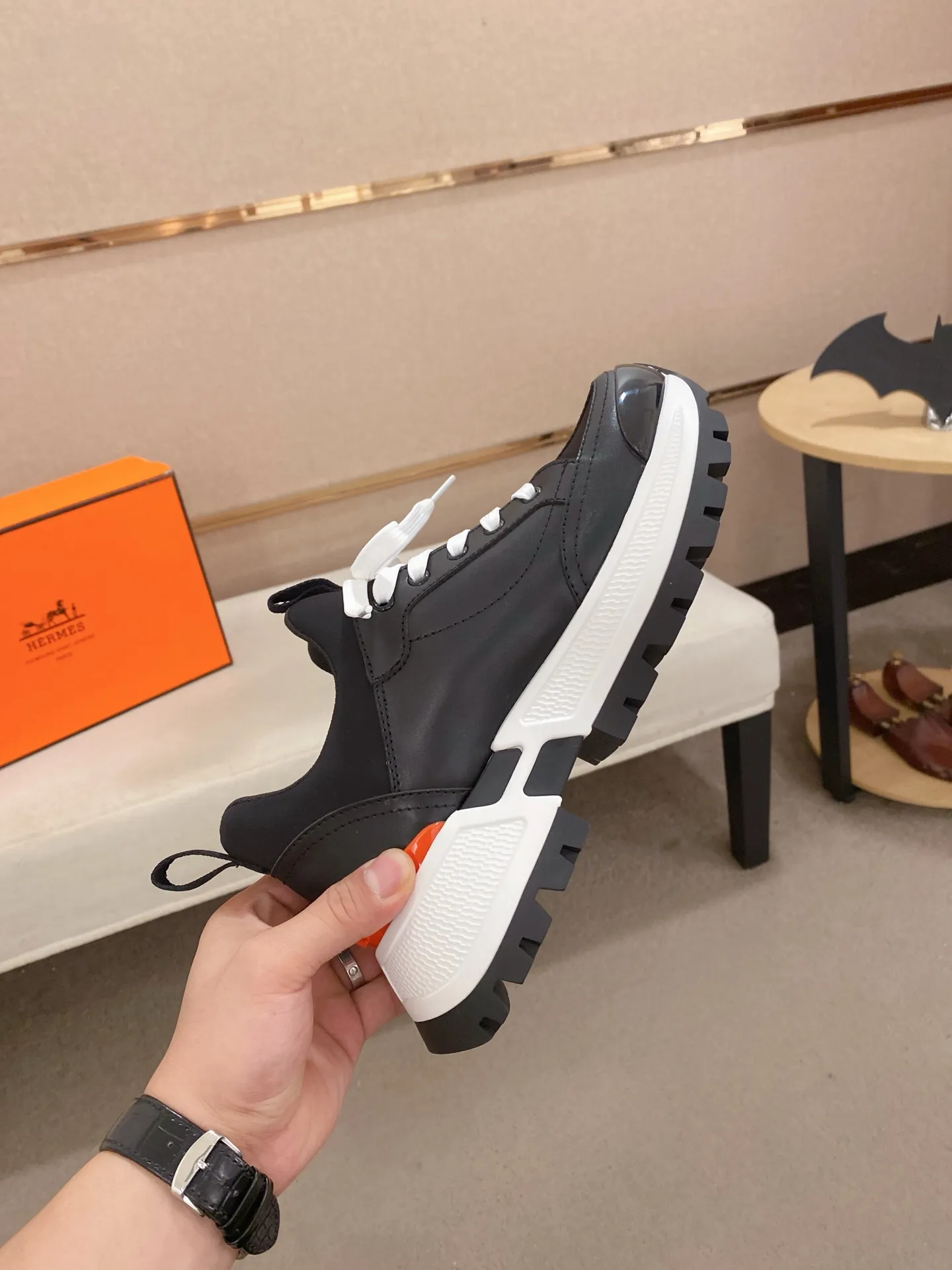 Men's clothing and shoes💰: 600💰《HERMES》【Classic original order·Version】Hermès; top 🔝purchasing agent🔍🔍men's latest 🇺🇸 counter sales simultaneously, imported from Italy original ▲▲cowhide ▲▲ (high-end, nobility, class) ) Exquisite workmanship (Italian 🇮🇹 imported water-dyed 🐂 cowhide lining) sole: original sole provided by the original factory, ⚠️exclusive double-layer activity·TPR·rubber·combined molded outsole; super comfortable·wear-resistant·non-slip·environmental protection The real thing is more beautiful if you take the real thing (high quality, follow the order). You can enter and exit the counter at will * Number of yards: 38-44 (can be customized 45-46, non-returnable)